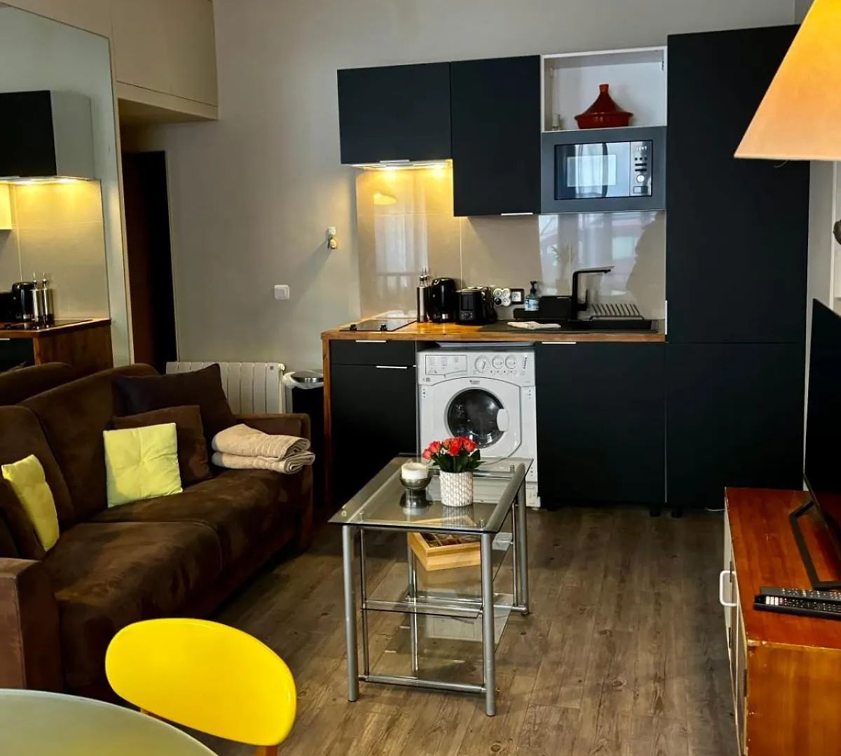 Charming Apartment For 4 People 1 Baby In The Heart Of Paris contacts