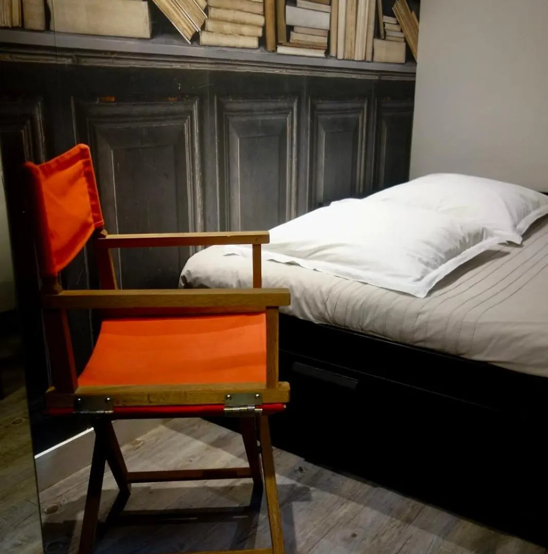 Charming Apartment For 4 People 1 Baby In The Heart Of Paris 0*,