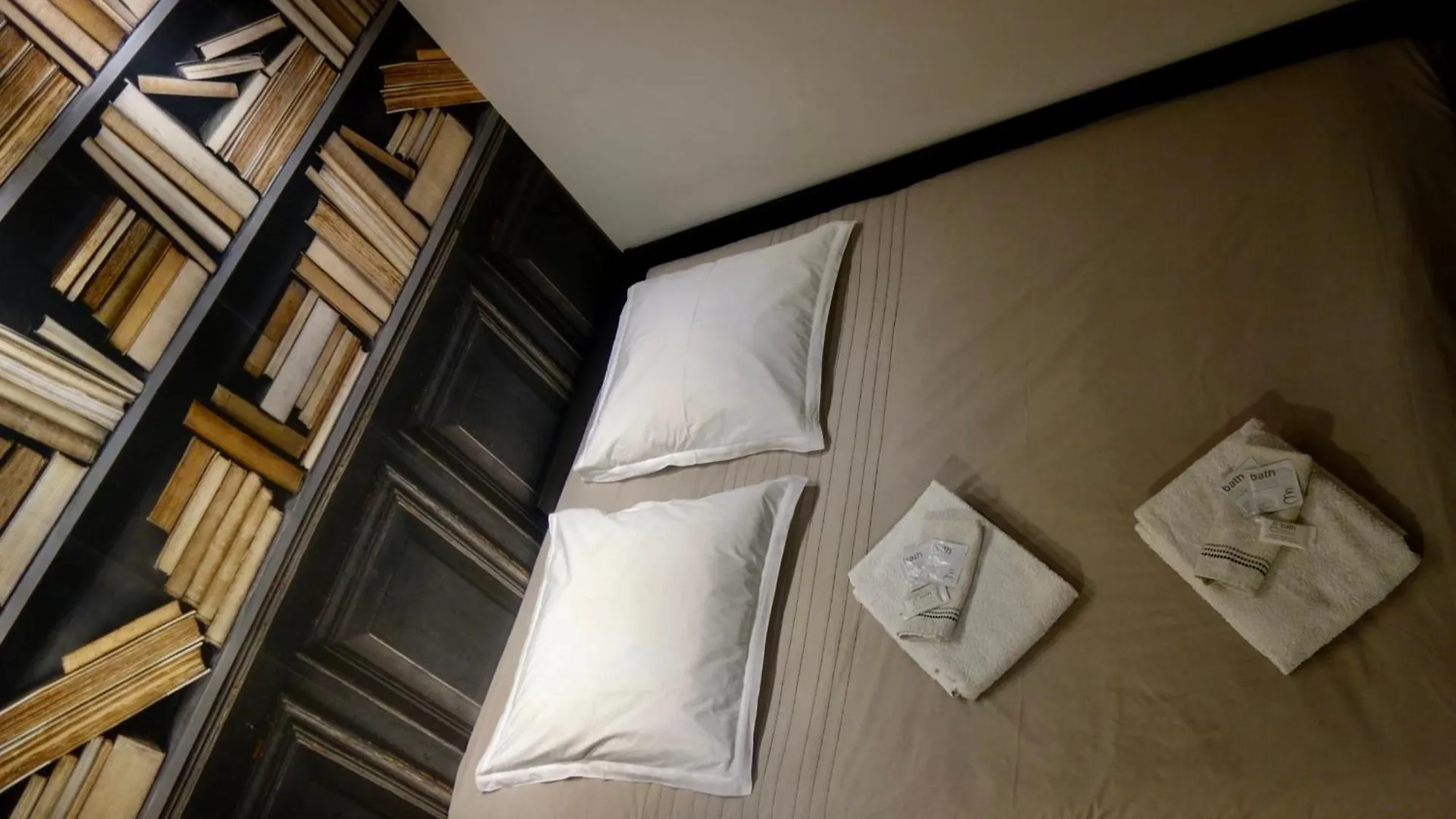 Charming Apartment For 4 People 1 Baby In The Heart Of Parijs 0*,  Frankrijk
