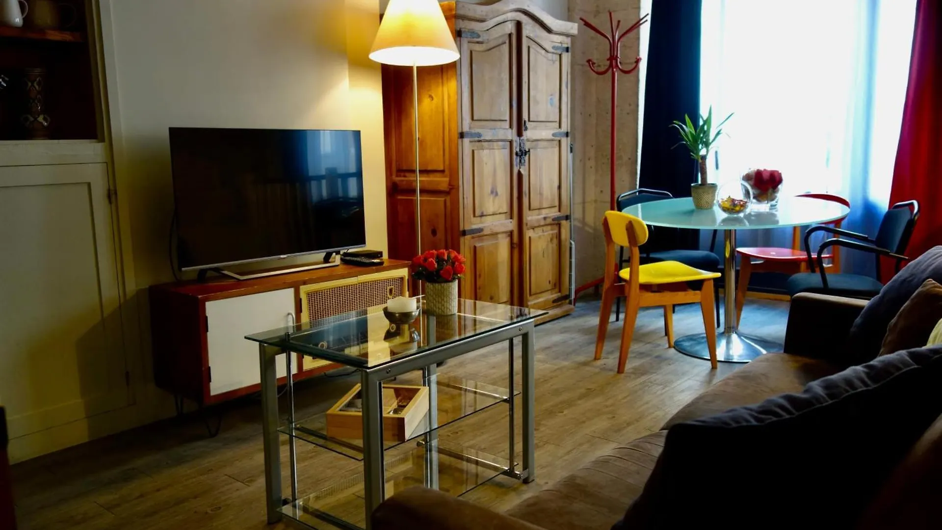 Charming Apartment For 4 People 1 Baby In The Heart Of Parijs