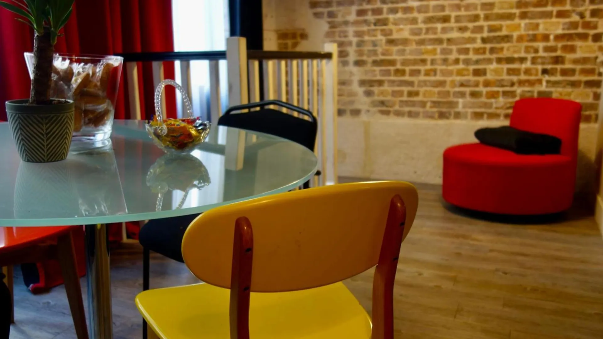 Charming Apartment For 4 People 1 Baby In The Heart Of Parijs